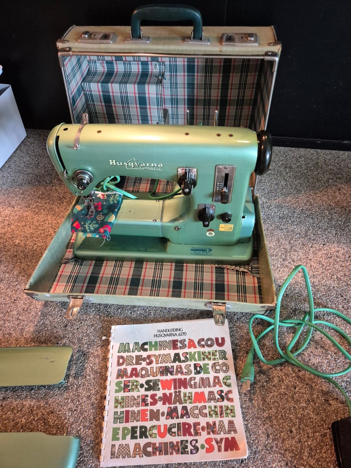 Husqvarna Automatic Naaimachine met Koffer en Accessoires, Ophalen of Verzenden, Gebruikt, Naaimachine, Husqvarna