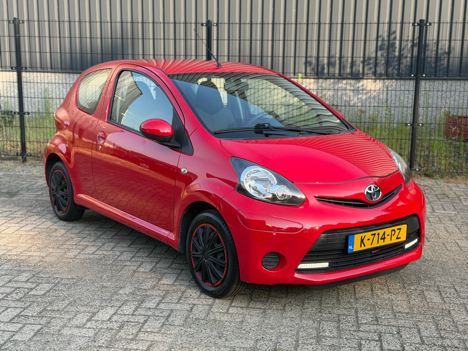 Toyota Aygo 1.0-12V Vvt-i 3DRS |Airco|Navigatie|Bluetooth, Euro 5, Stof, Zwart, 4 stoelen