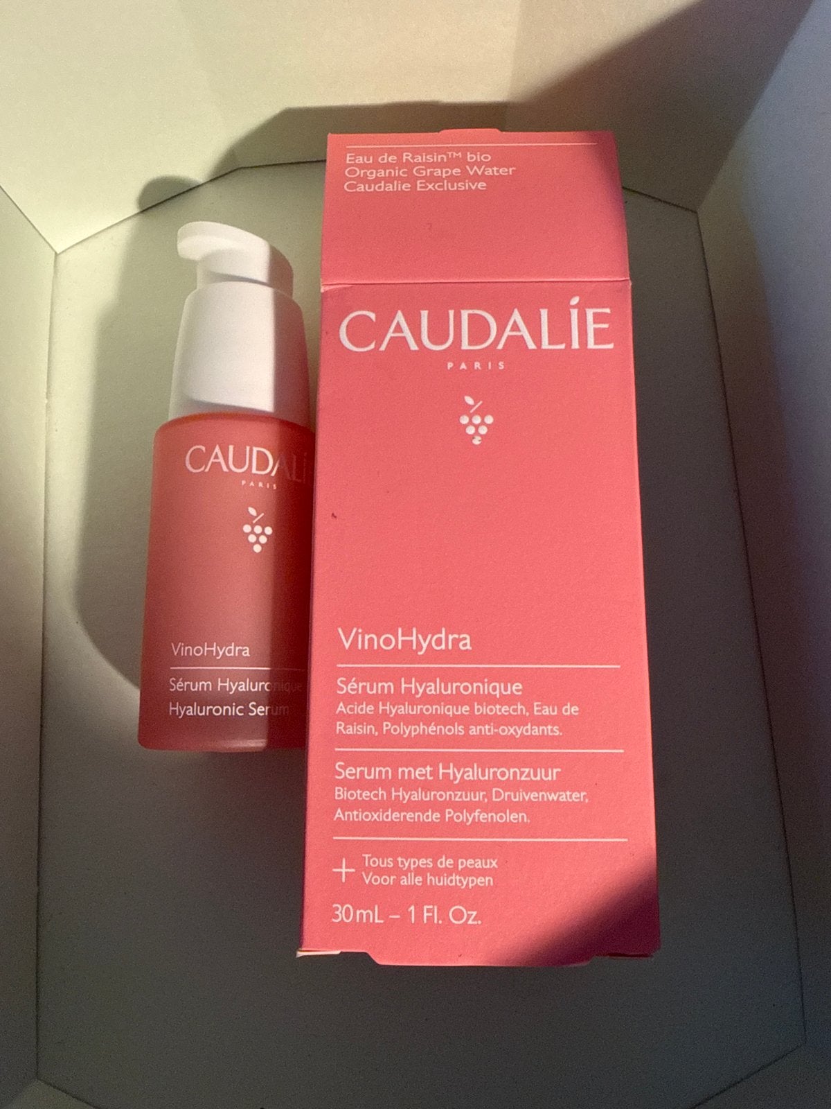 Caudalie VinoHydra Hyaluronzuur Serum 30ml Nieuw, Sieraden, Tassen en Uiterlijk, Ophalen of Verzenden, Nieuw, Gehele gezicht, Verzorging