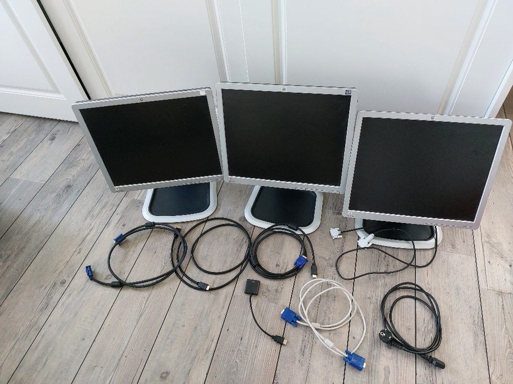beeldschermen computerschermen zie omschrijving, Computers en Software, Monitoren, Gebruikt, 60 Hz of minder, In hoogte verstelbaar