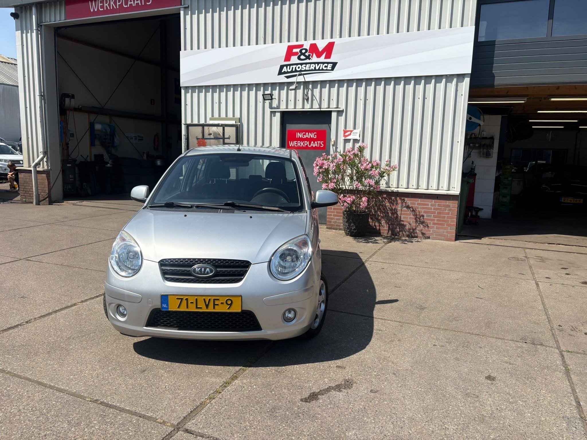 Kia Picanto 1.0 Seven Airco, radio, pdc achter, Euro 5, Stof, 4 cilinders, 400 kg