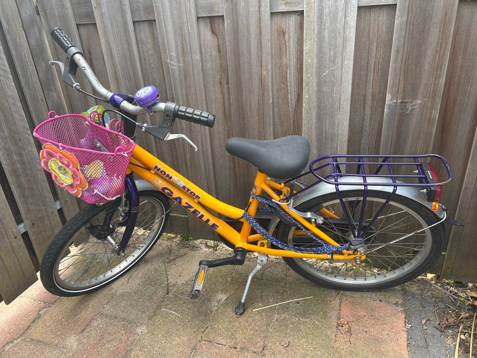 Gazelle kinderfiets 20 inch - Geel/Paars, Fietsen en Brommers, Ophalen, Gebruikt, Velgrem, Handrem