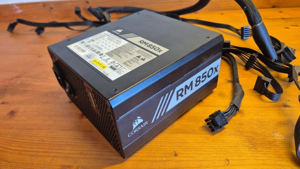 Corsair RM850x 850W voeding — volledig modulair, 80+ Gold, Ophalen
