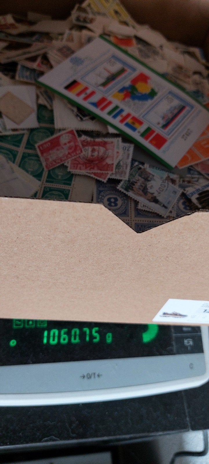 Doos postzegels wereld mix 1kilo, Postzegels en Munten, Ophalen of Verzenden, Nederland en Buitenland