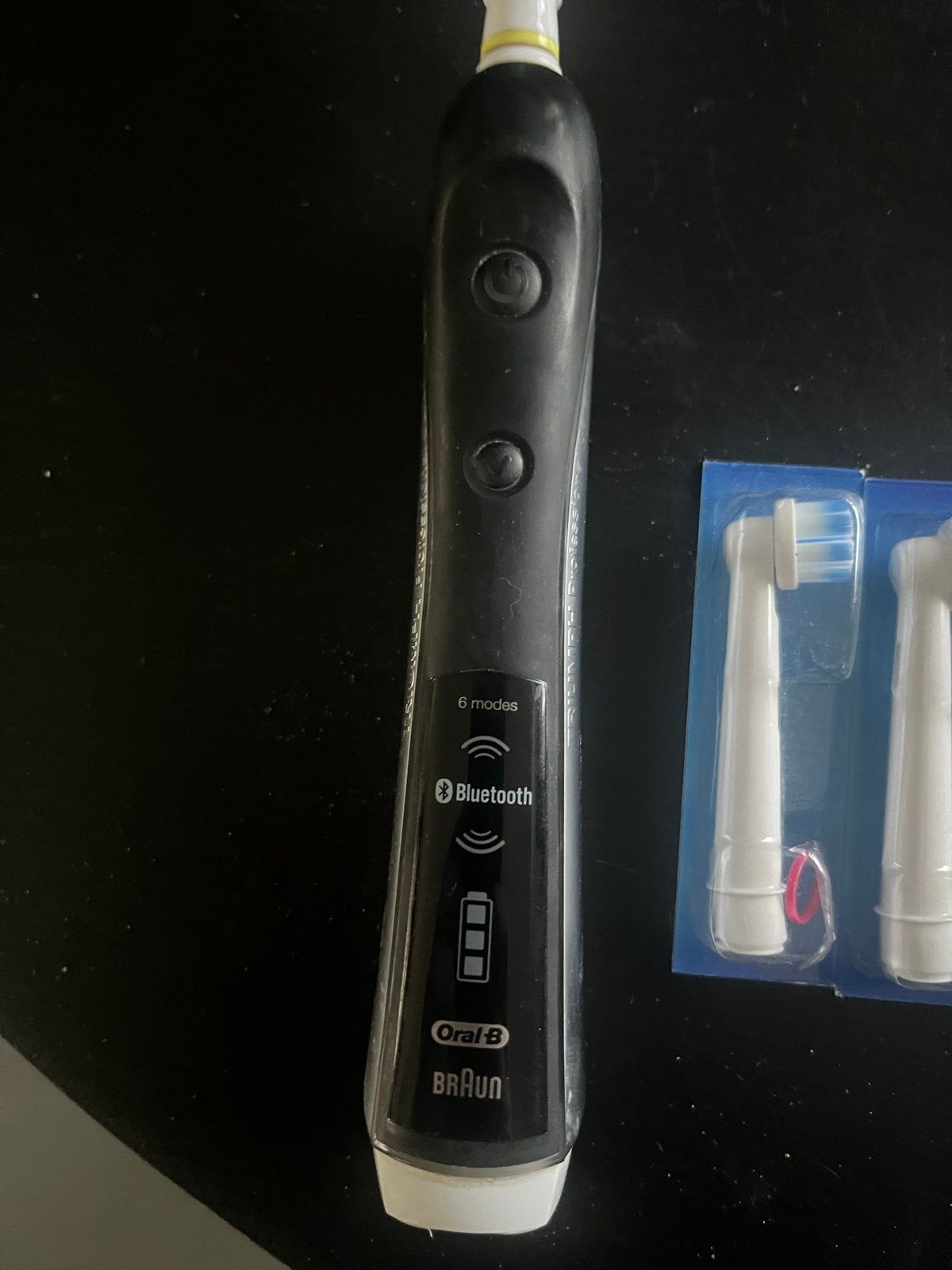 Oral B elektrische tandenborstel met 8 opzetborstels, Gebruikt, -, -, Ophalen of Verzenden