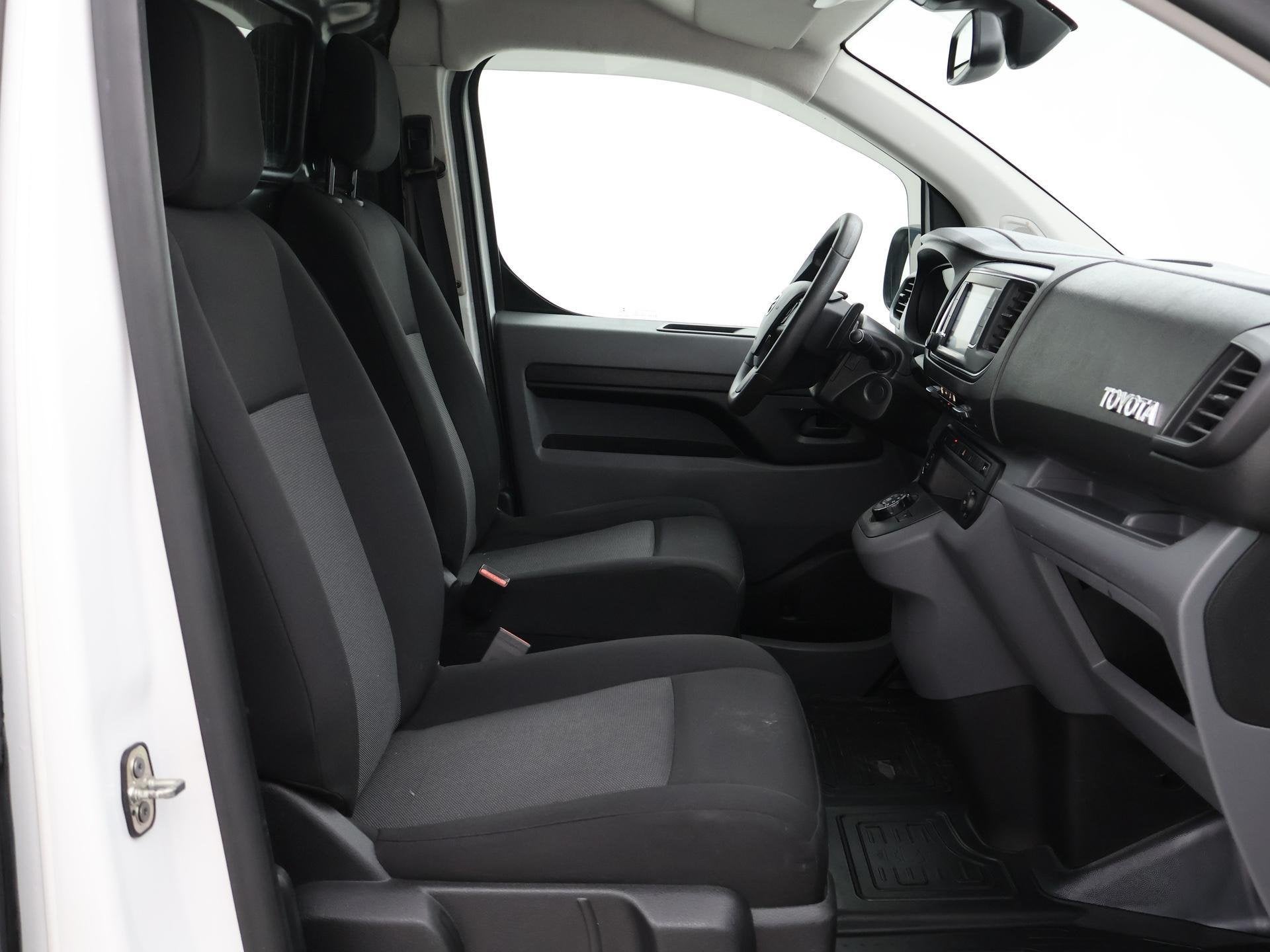 Toyota PROACE Worker 2.0 D-4D 177 PK AUT. LONG + 2 SCHUIFDEU, Auto's, Bestelauto's, Stof, Gebruikt, Euro 6, 4 cilinders