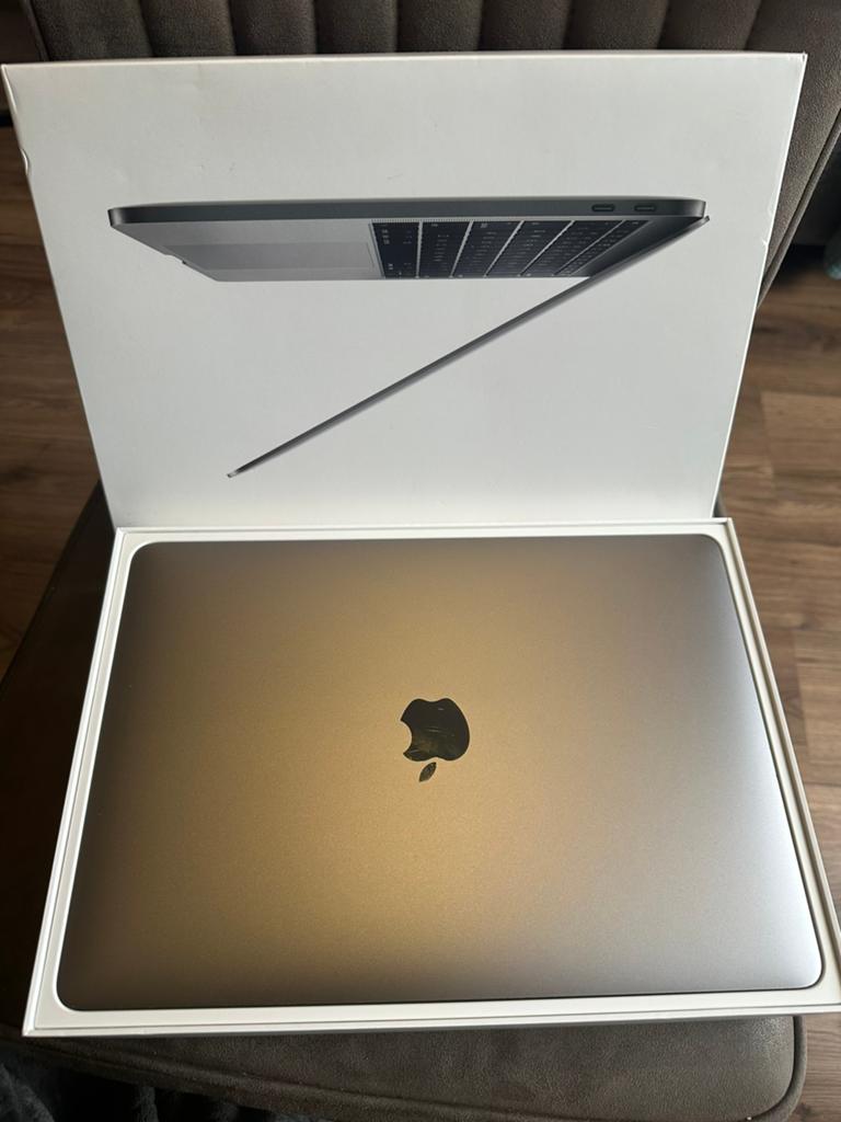 MacBook Pro mid 2017 13 inch in originele doos., Computers en Software, Apple Macbooks, MacBook Pro, 2 tot 3 Ghz, 13 inch, Ophalen of Verzenden