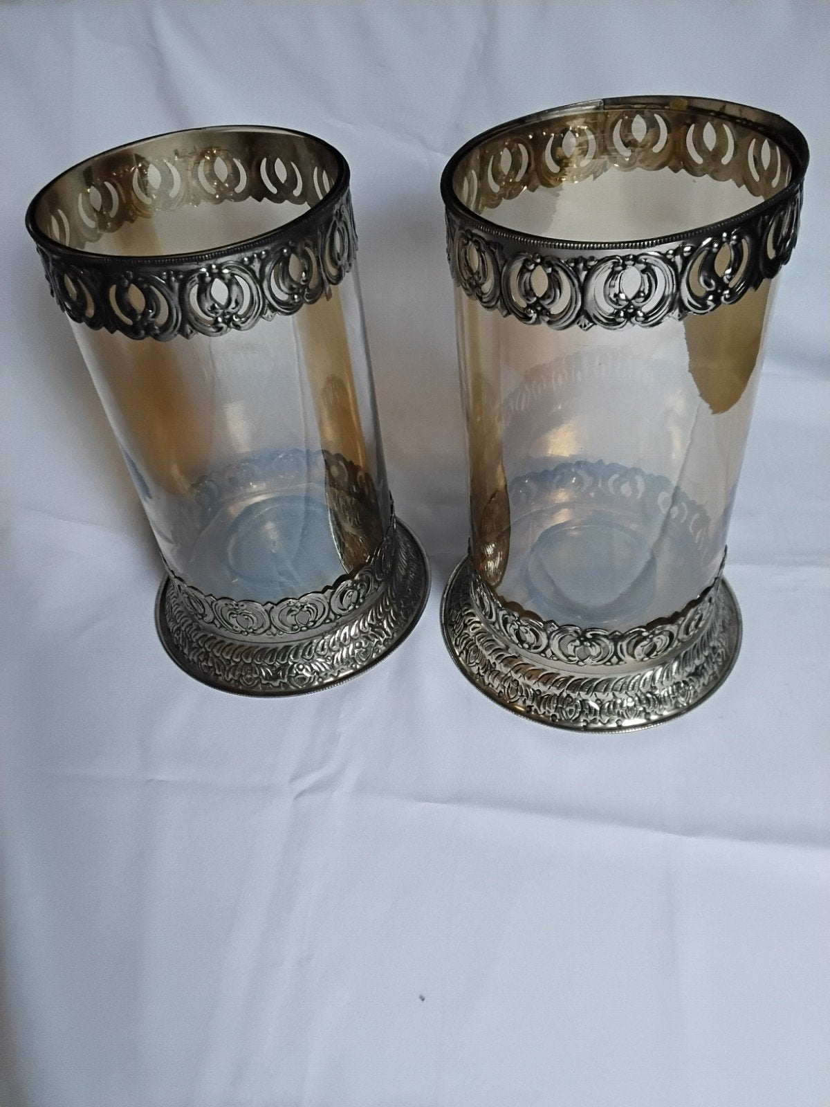 Set van 2 Vintage Kandelaars met Glazen Cilinders, Huis en Inrichting, Woonaccessoires | Kandelaars en Kaarsen, Gebruikt, Kandelaar