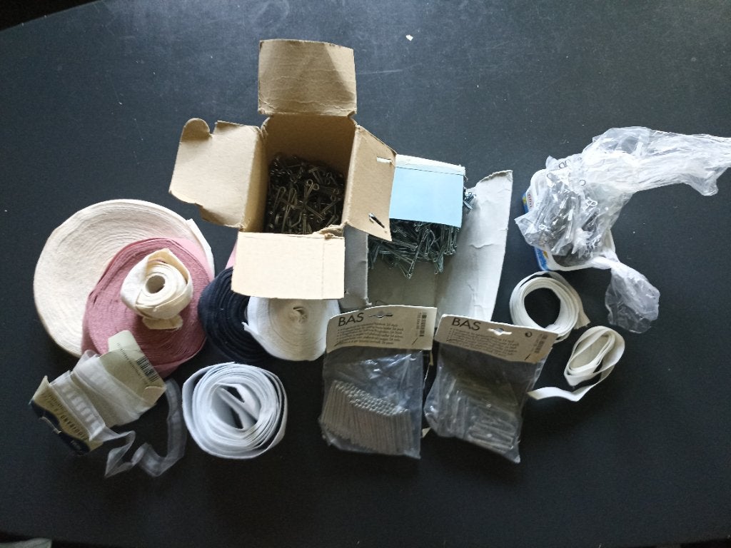Grote partij band, haken voor maken gordijnen., Ophalen of Verzenden, Nieuw, Lint, Band of Elastiek