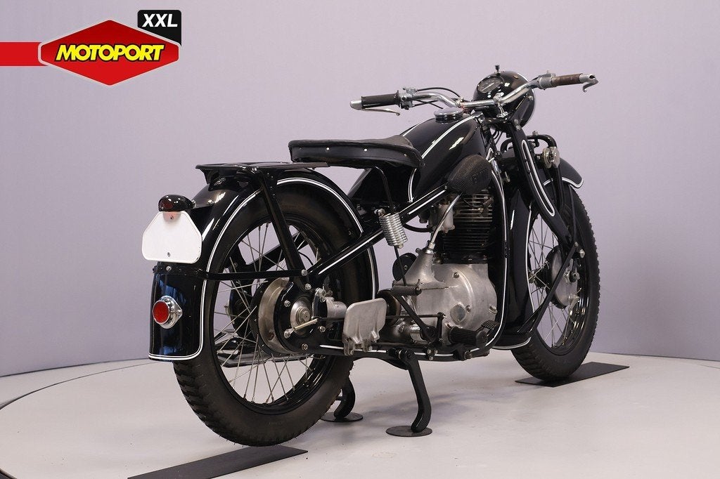 BMW R 4 (bj 1936), Motoren, Motoren | Oldtimers, Chopper, Bmwklantenservice@bmw.nl, BMW Group Nederland, Postbus 5808
2280 HV  Rijswijk, NL