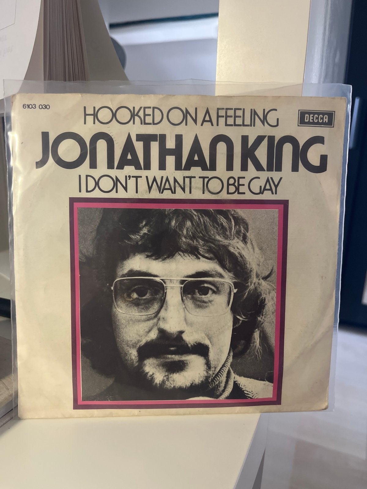Jonathan King - Hooked on a Feeling / I Don't Want to Be Gay, Gebruikt, 7 inch, Ophalen of Verzenden, Pop