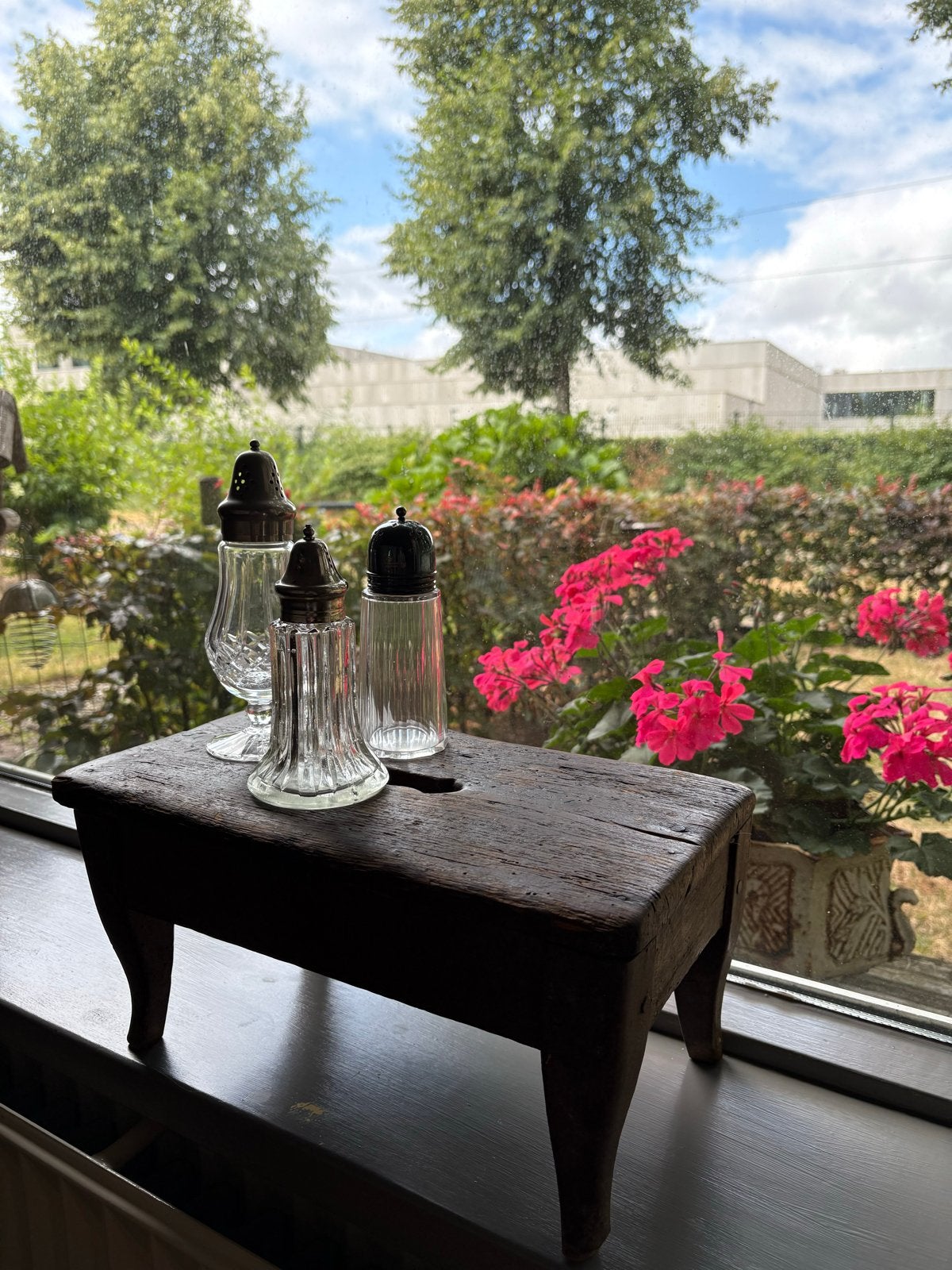 Brocante houten opstapje / vensterbankkrukje, Ophalen of Verzenden