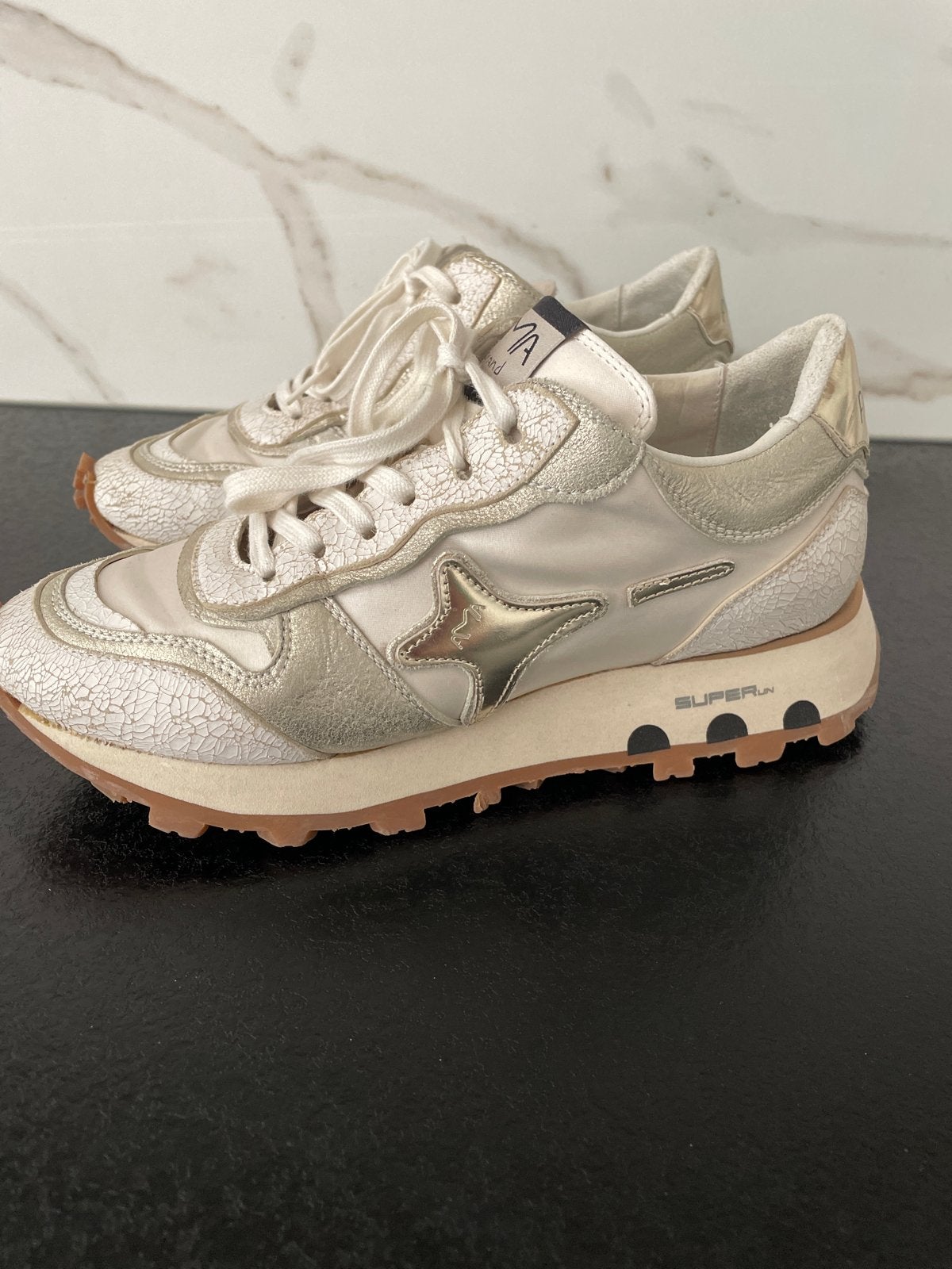 AMA Brand Sneakers Maat 37 - Zo goed als nieuw, Ophalen of Verzenden, Zo goed als nieuw, Sneakers of Gympen