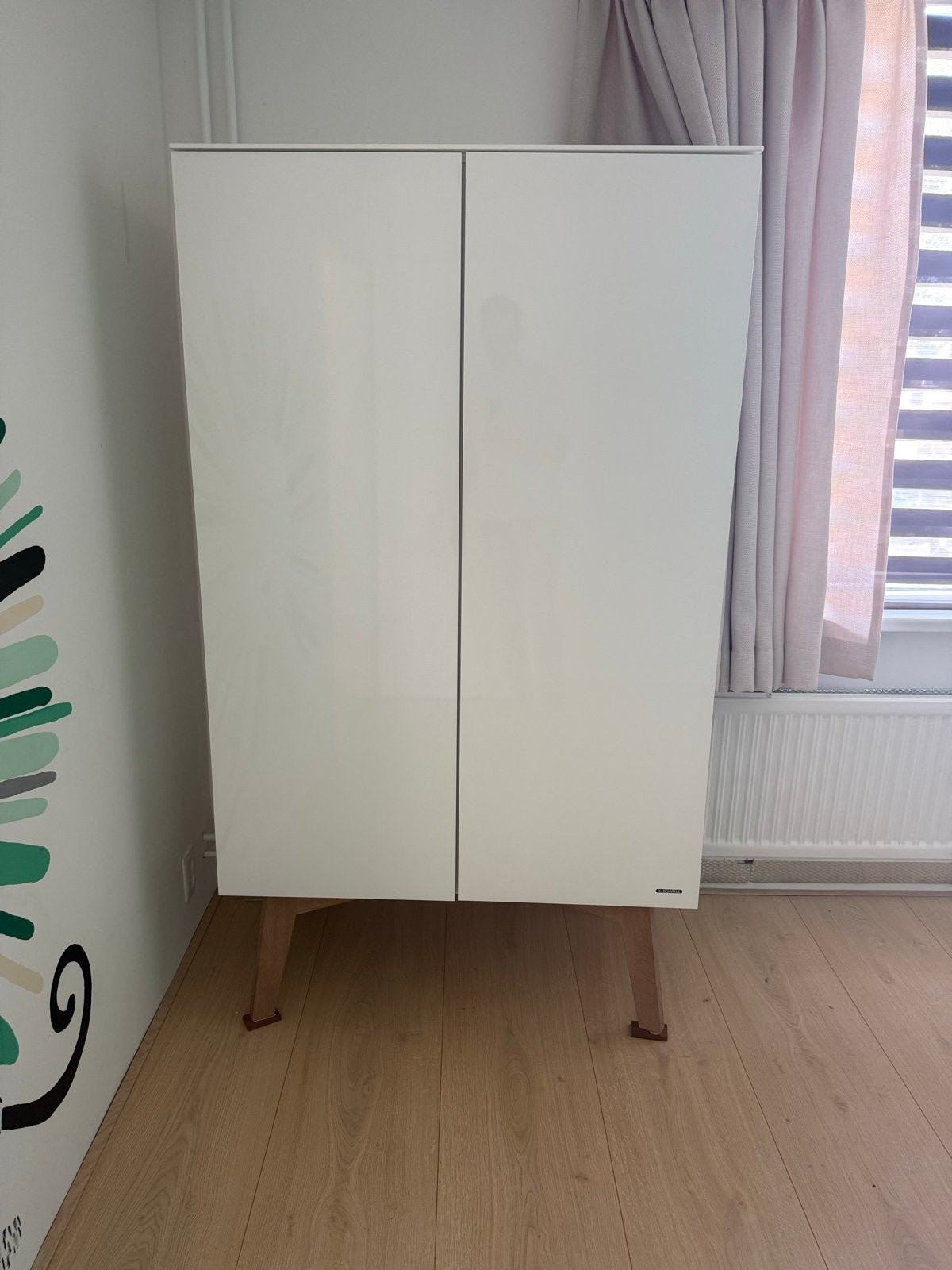Kidsmill Sixties Kledingkast 2-Deurs Wit, Kinderen en Baby's, Kinderkamer | Commodes en Kasten, Ophalen, Gebruikt, 50 tot 70 cm