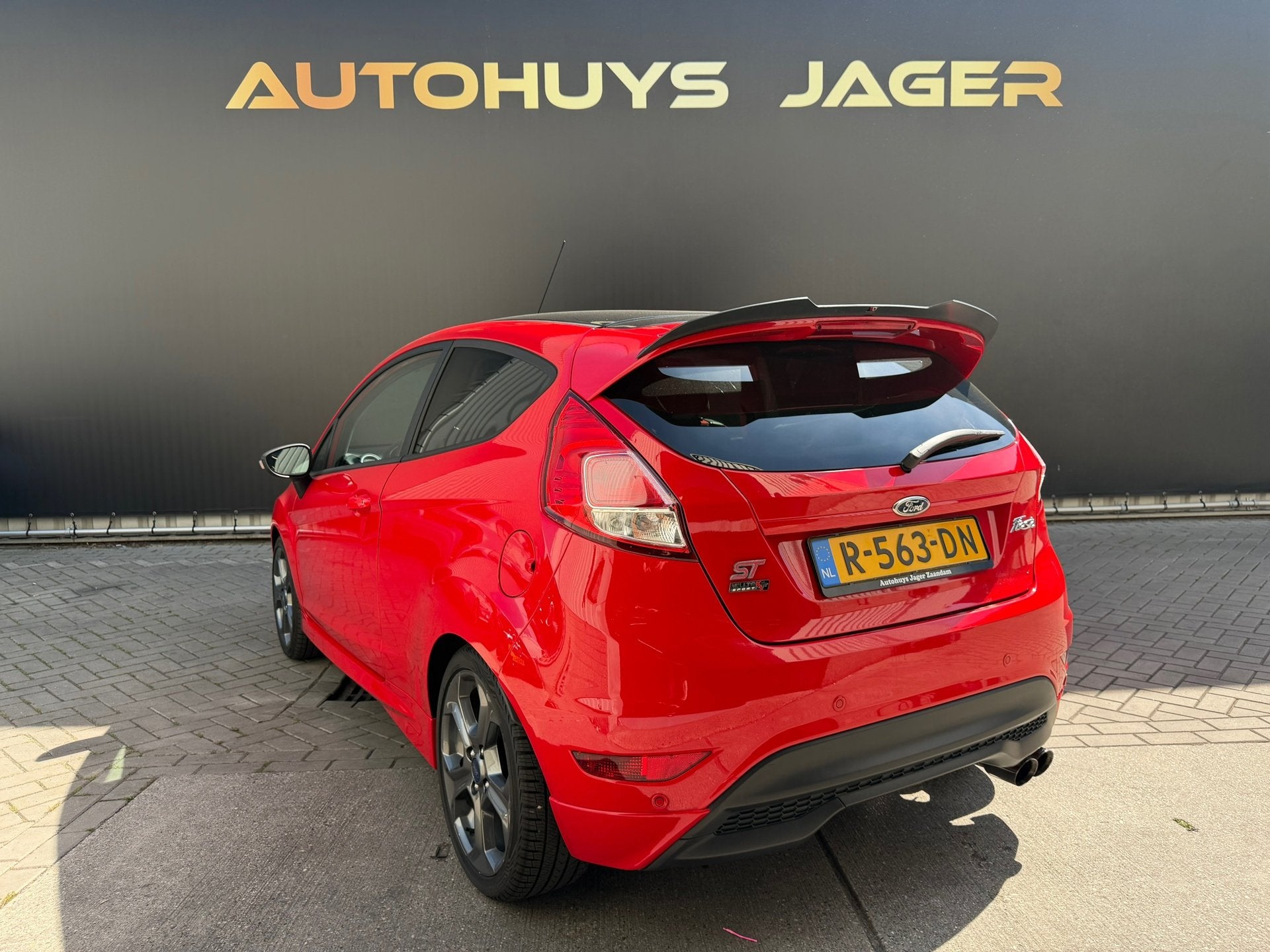 Ford Fiesta 1.0 EcoBoost Black Edition St Line Milltek Sport, Voorwielaandrijving, Elektrische ramen, Stof, 1028 kg