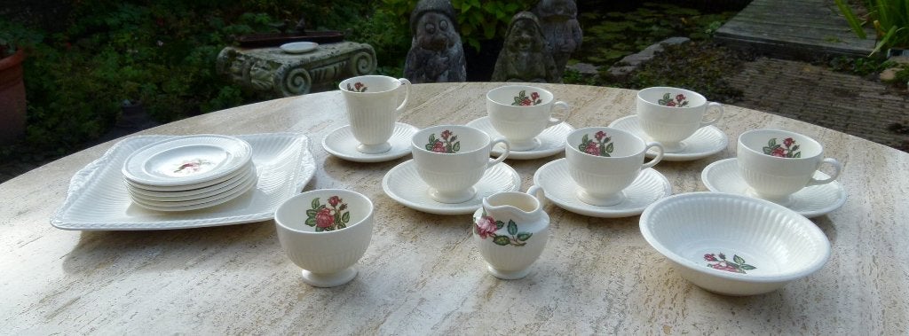 Wedgwood Moss Rose Engelse Rozen Servies, Ophalen of Verzenden, Nieuw, Porselein, Compleet servies