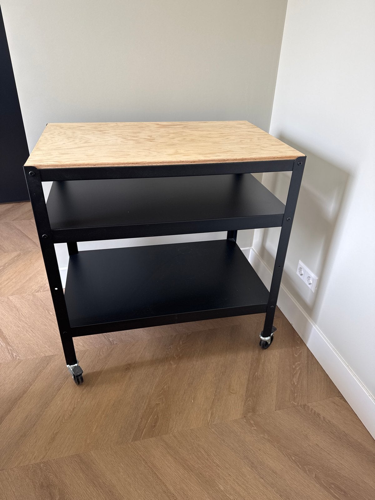 Werkbank / werkblad op wieltjes, Ophalen, Metaal of Aluminium, Zo goed als nieuw, 75 cm of meer