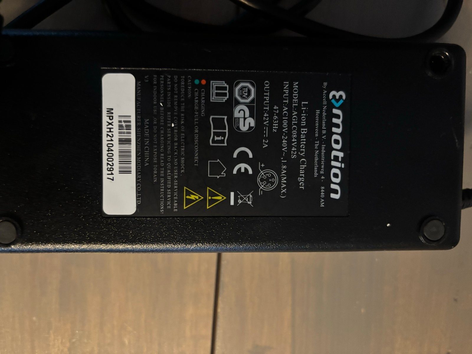 Acculader Cortina Ecomo 5-polig 42V 2A Li-ion, Fietsen en Brommers, Fietsaccessoires | Fietsaccu's, Ophalen of Verzenden, Gebruikt