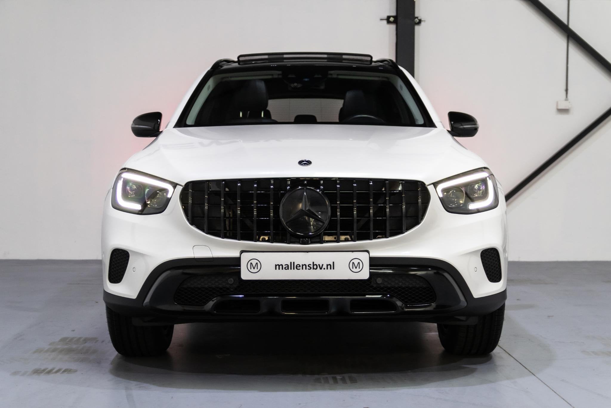 Mercedes-Benz GLC-klasse 300e 4MATIC PANO/MEMORY/LEDER/ETREK, Auto's, Automaat, Dealer onderhouden, 14 kWh, Gebruikt