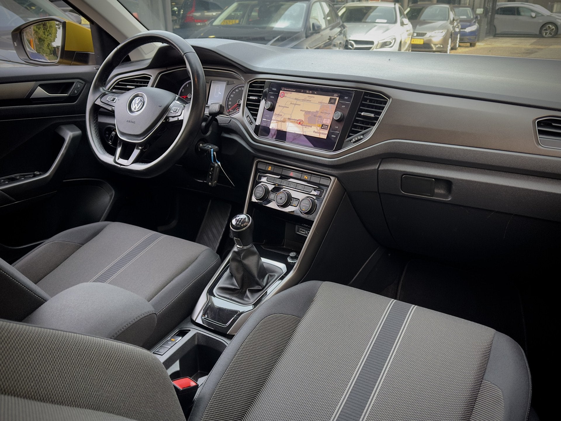 Volkswagen T-Roc 1.0 TSI STYLE NAVI AIRCO APPLE-CARPLAY LED, Auto's, Volkswagen, Voorwielaandrijving, Gebruikt, Euro 6, 3 cilinders