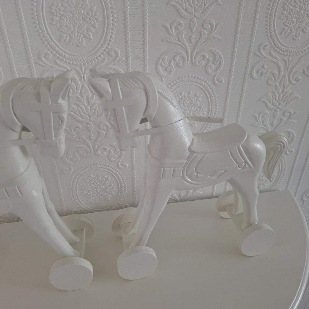 2 decoratie paarden - wit, Huis en Inrichting, Ophalen of Verzenden, Zo goed als nieuw, Wit, Klassiek