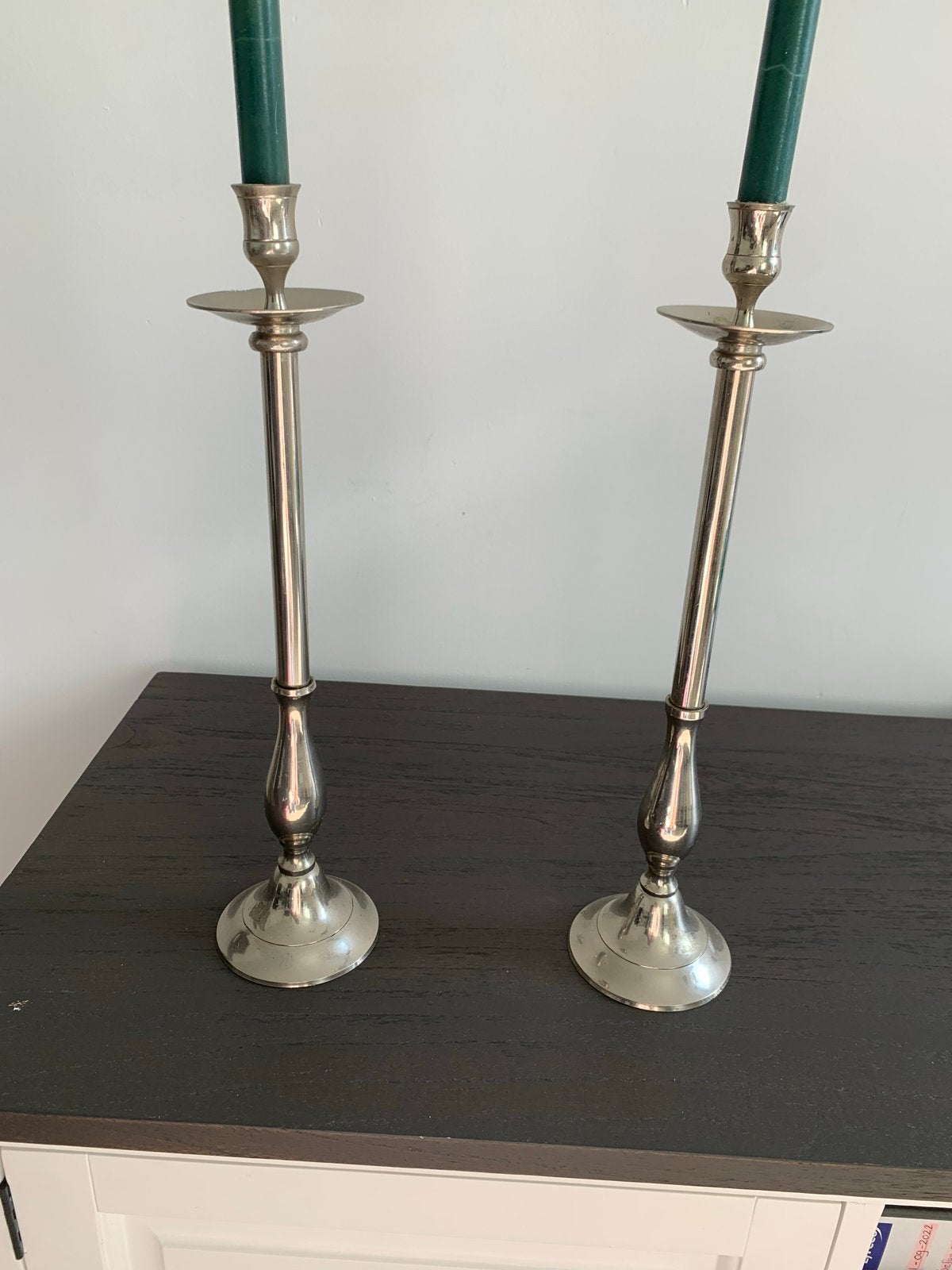 Set van 2 zilverkleurige kandelaars, Ophalen of Verzenden, Overige materialen