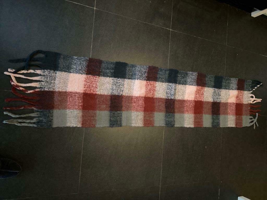 Heerlijk dikke wollen sjaal NIEUW, Ophalen of Verzenden, Nieuw, Maat 38/40 (M), Sjaal