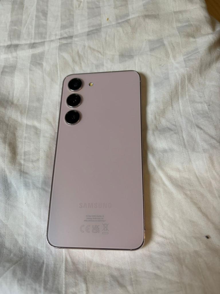 Samsung s23 met hoesje, Telecommunicatie, Mobiele telefoons | Samsung, Zwart, Ophalen of Verzenden, Zo goed als nieuw, 128 GB