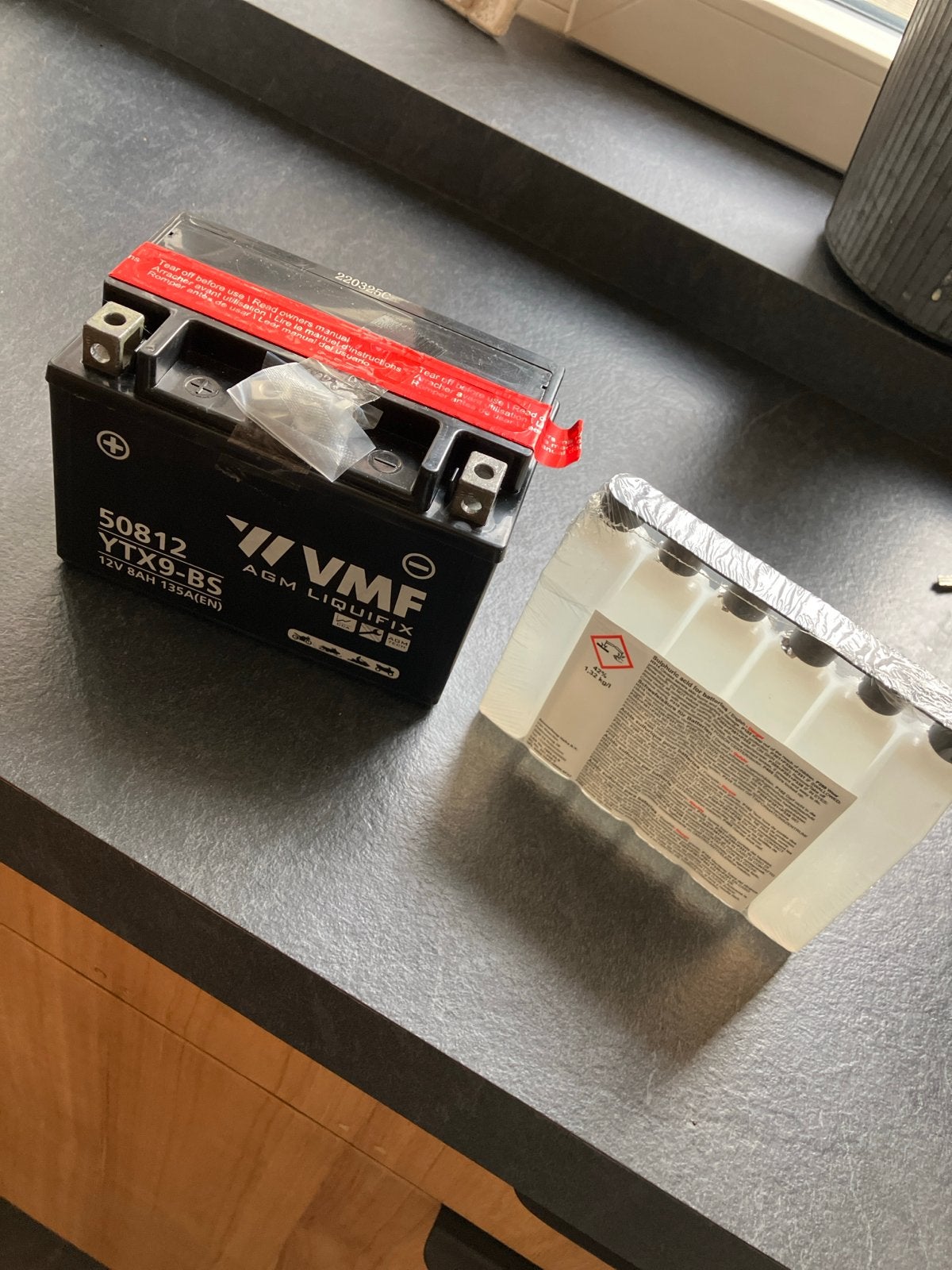 VMF AGM Liquifix Motoraccu 12V 8AH (YT9-BS), Motoren, Ophalen of Verzenden, Nieuw