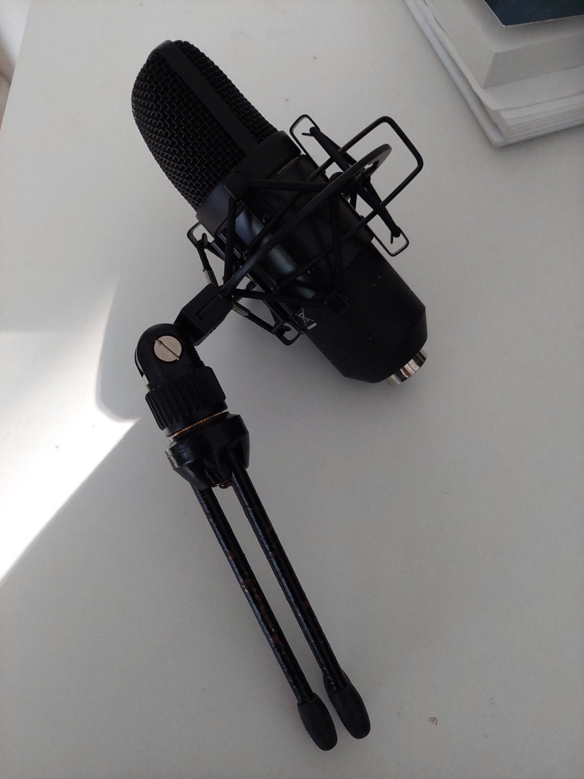 Studiomicrofoon met statief - Ideaal voor opnames, Muziek en Instrumenten, Ophalen of Verzenden, Zo goed als nieuw, Studiomicrofoon