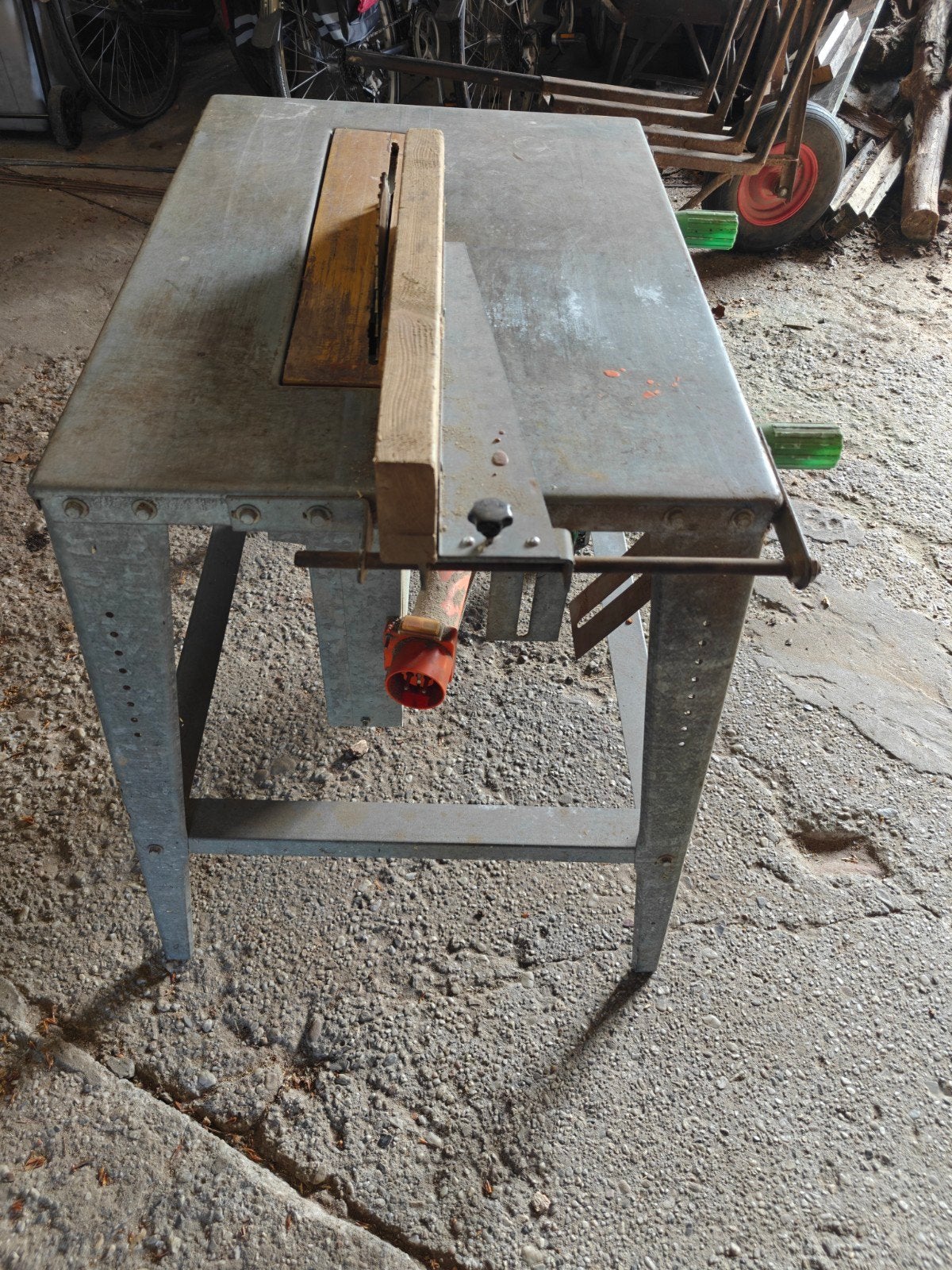 Robuuste Tafelcirkelzaag - Ideaal voor Houtbewerking, Doe-het-zelf en Verbouw, Gereedschap | Zaagmachines, Ophalen, Gebruikt, Cirkelzaag