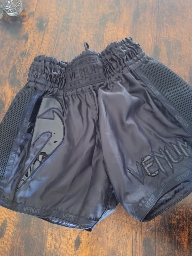 Venum Giant Muay Thai Shorts Zwart Maat M, Ophalen, Overige, Nieuw, Maat M