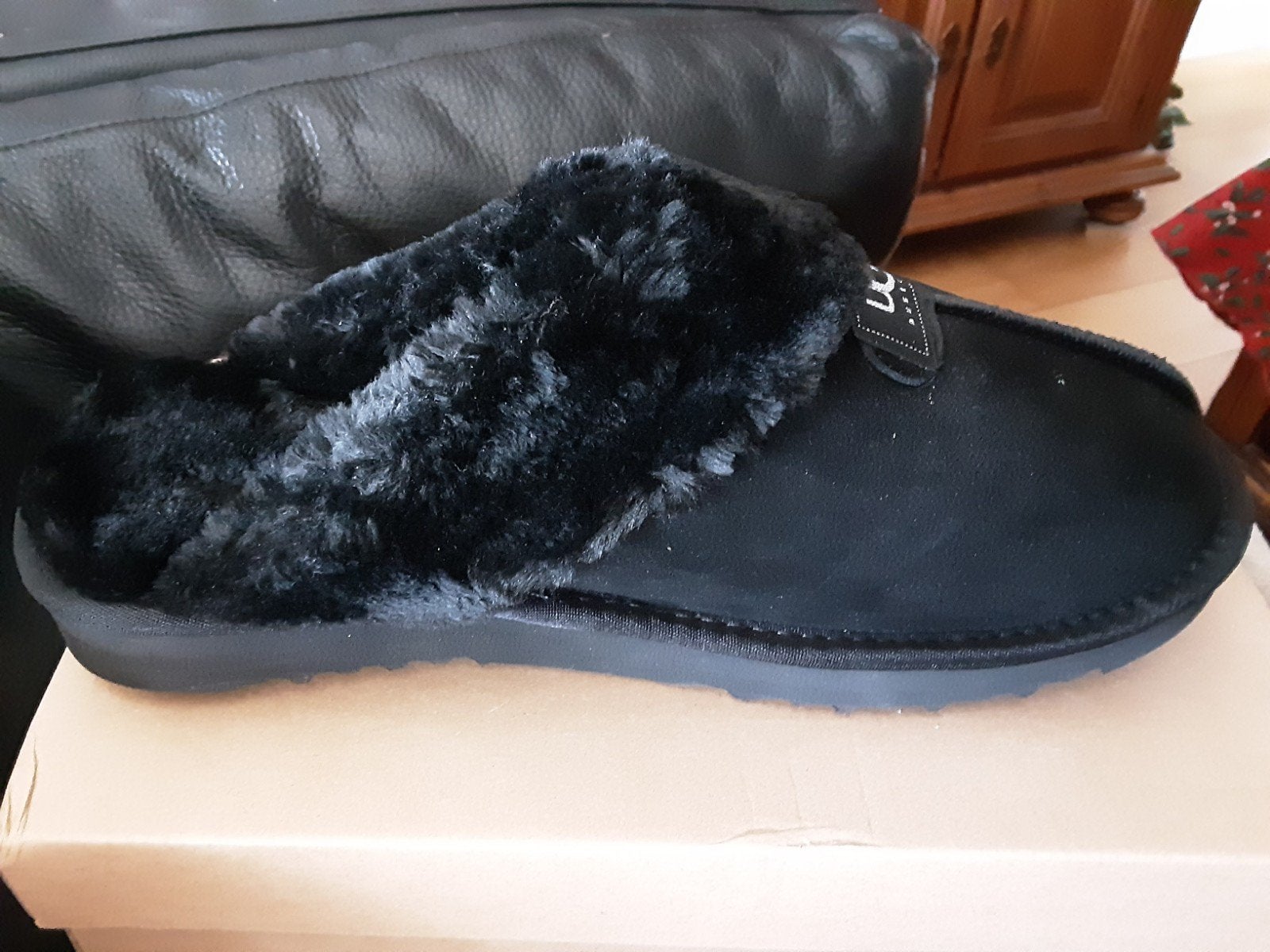 Nieuwe zwarte pantoffels maat 41, Ophalen of Verzenden, Nieuw, Zwart, Pantoffels of Sloffen