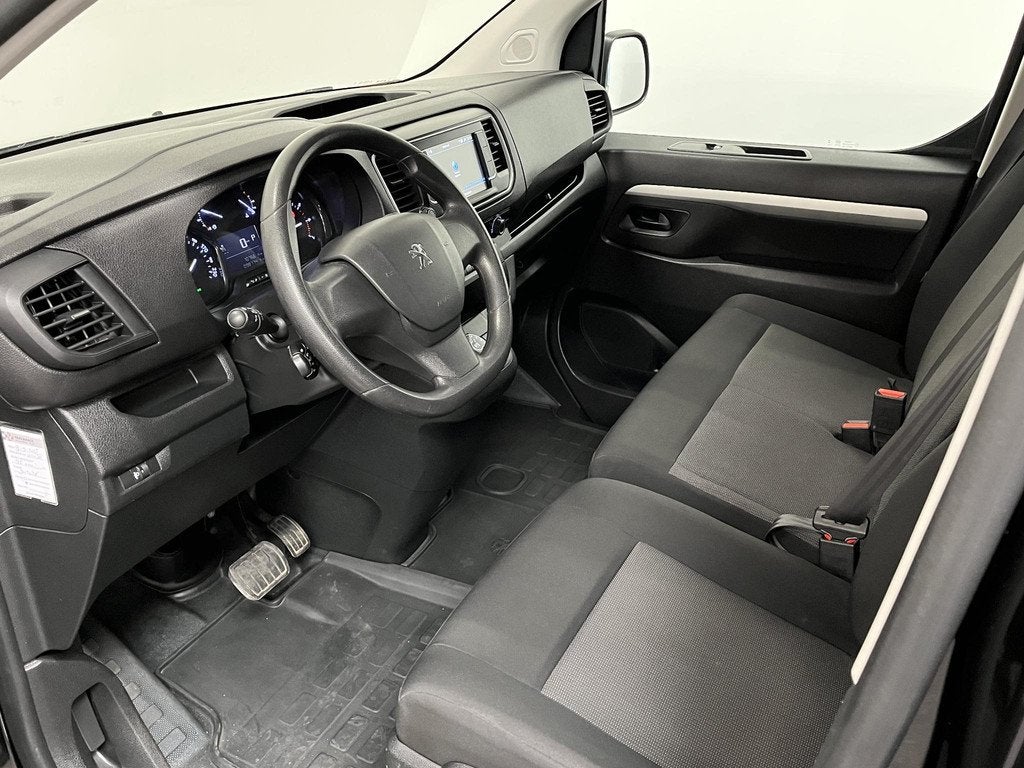 Peugeot Expert 2.0 BlueHDI 180PK Dubbele Cabine Automaat Nav, Auto's, Bestelauto's, Gebruikt, 4 cilinders, 2500 kg, Zwart