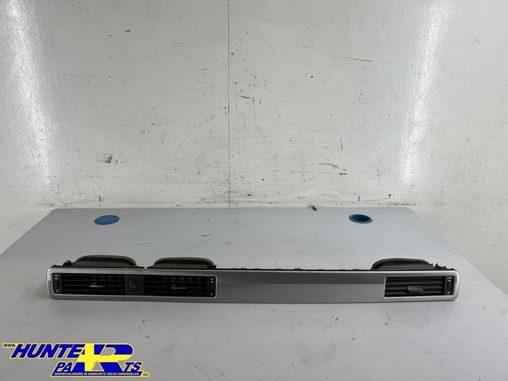 Dashboard luchtrooster Volvo V70 III ('07-'17) 30715143, Gebruikt, Ophalen of Verzenden, Volvo, Volvo