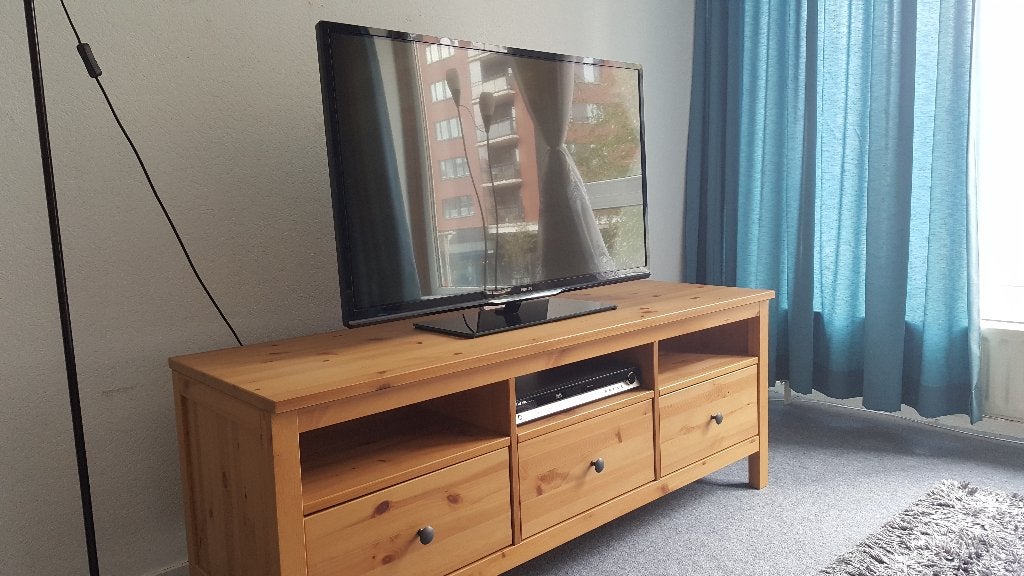 HEMNES Tv-meubel, Ophalen, 100 tot 150 cm, Zo goed als nieuw, Minder dan 100 cm