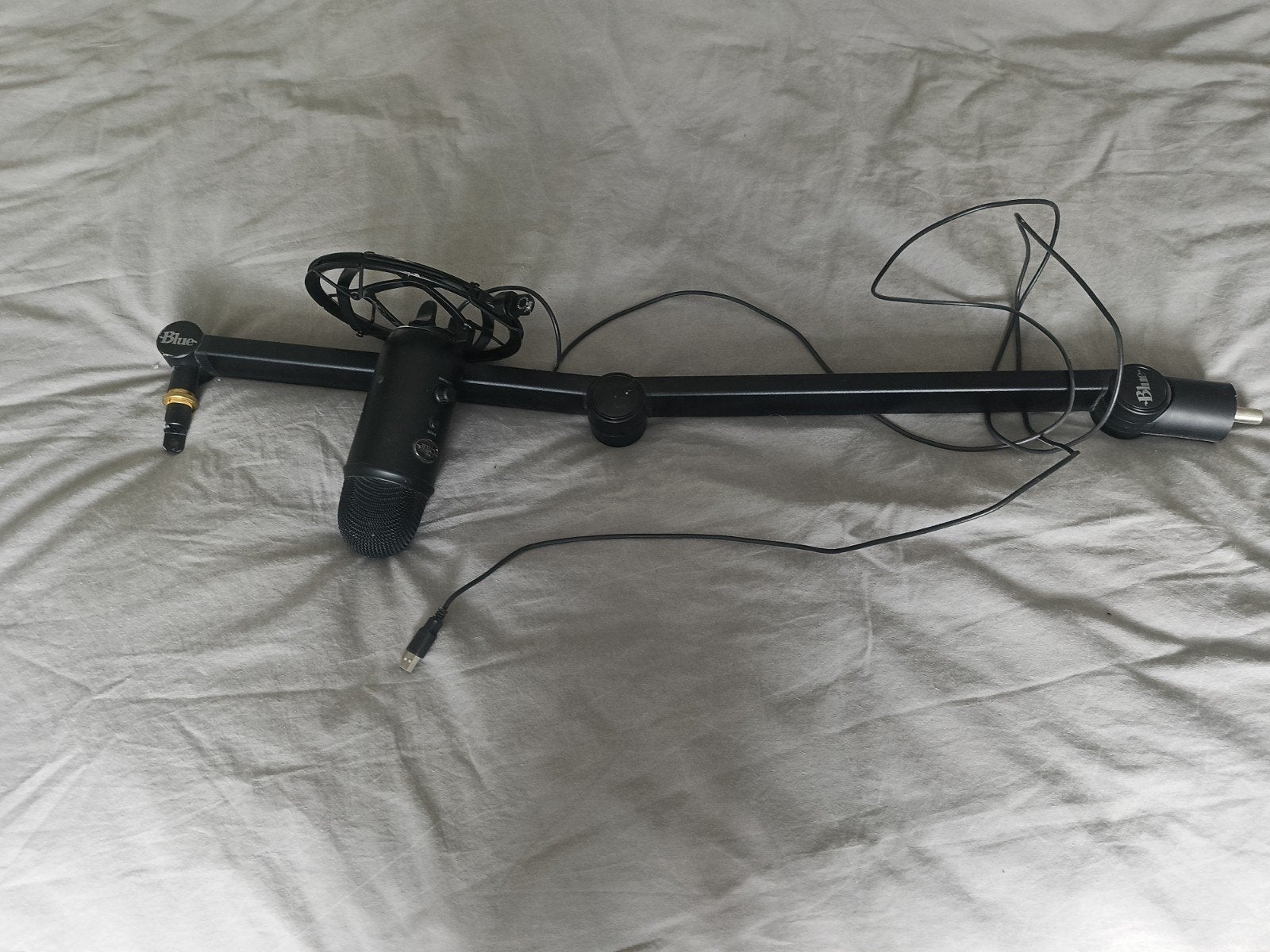 Blue Yeti microfoon met armsteun, Ophalen of Verzenden, Zo goed als nieuw, Studiomicrofoon