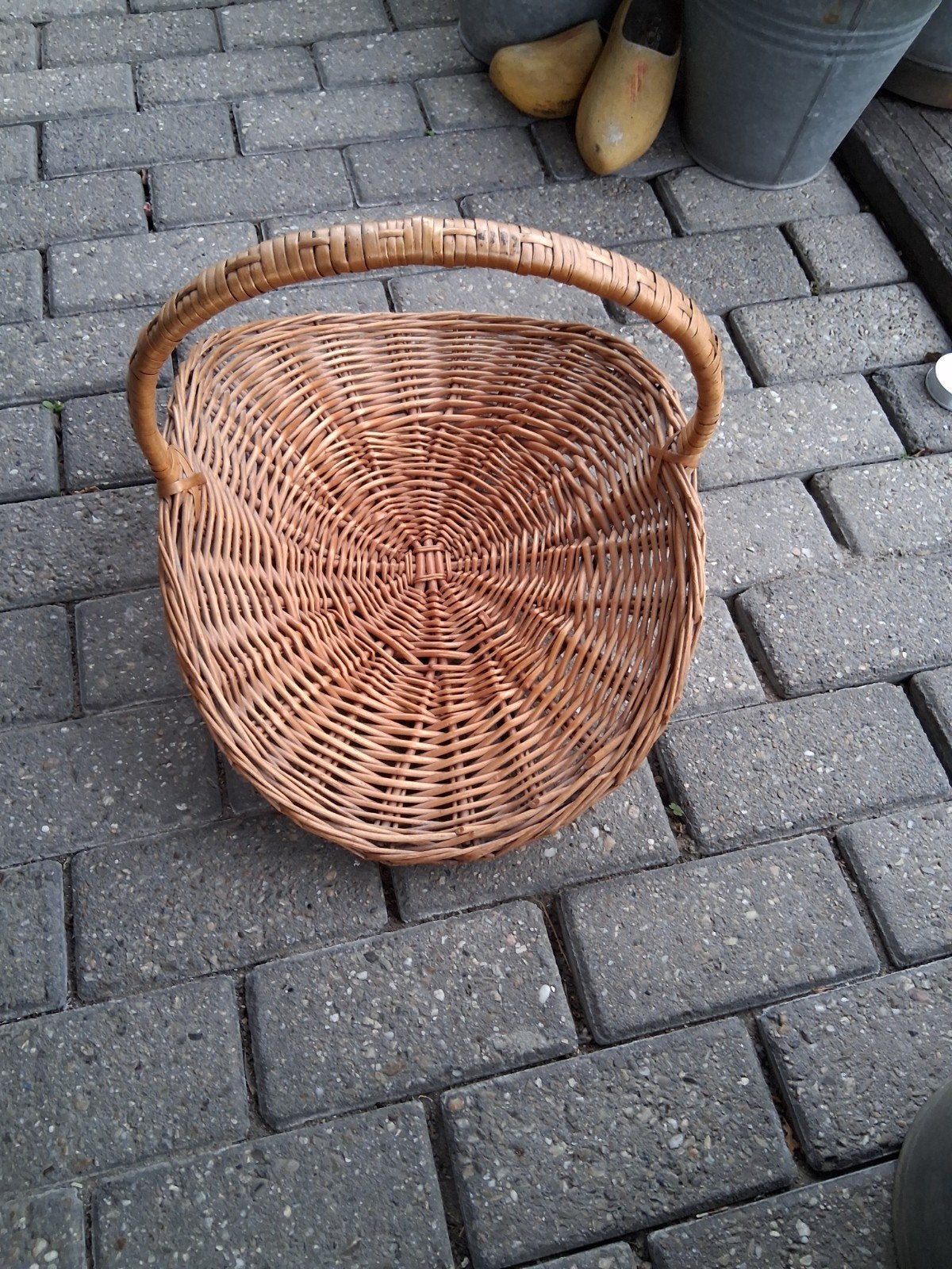 Vintage rieten mand met handvat - perfect voor decoratie, Huis en Inrichting, Woonaccessoires | Schalen en Manden, Ophalen, Rechthoekig