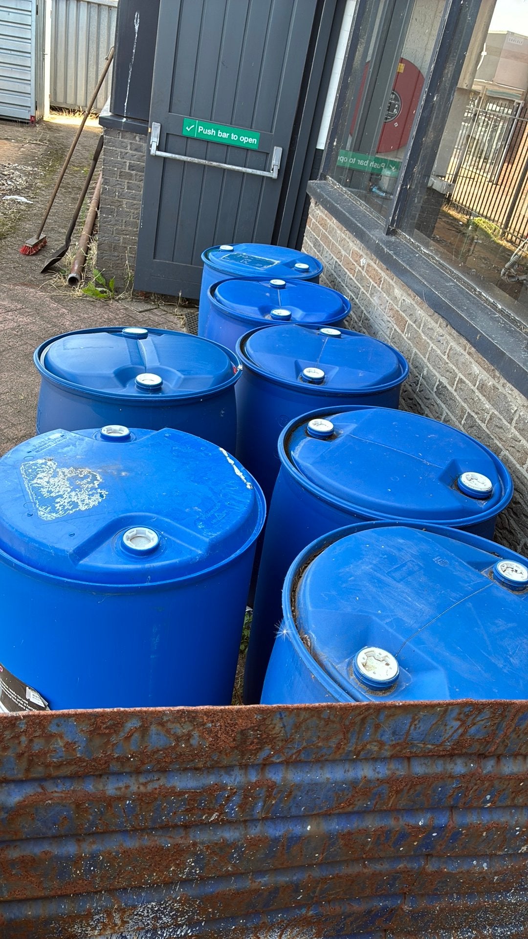 7x Kunststof regenton of vat om vlot te bouwen., Tuin en Terras, 150 liter of meer, Ophalen, Zo goed als nieuw