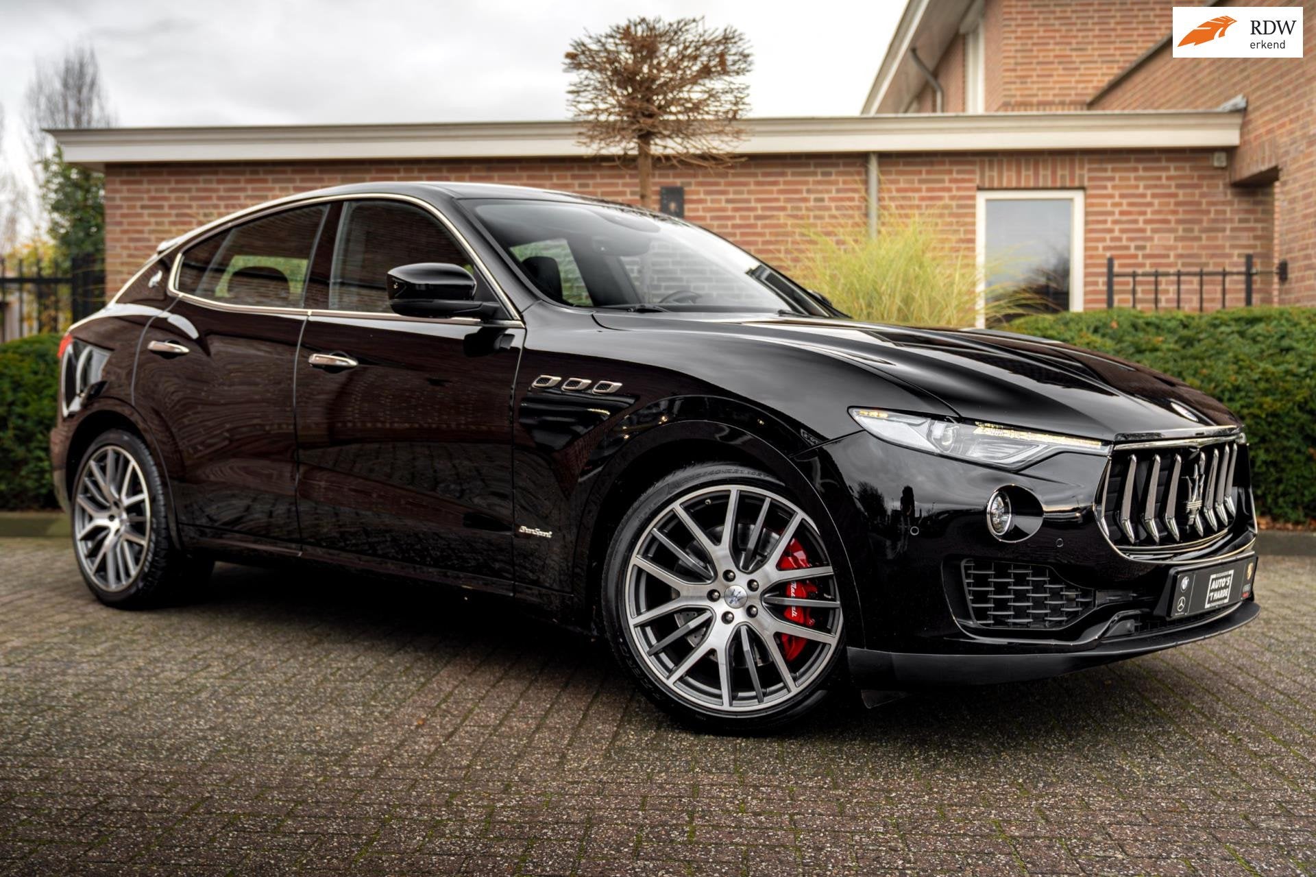 Maserati Levante 3.0 V6 S TwinTurbo AWD GranSport 430 PK Led, Auto's, Maserati, Dealer onderhouden, 430 pk, Gebruikt, Zwart