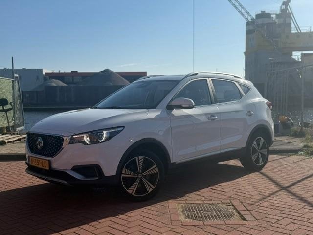 MG ZS EV Luxury 45 kWh | Panoramadak | Camera | Navi | CarPl, Auto's, Gebruikt, 143 pk, ZS, 1507 kg