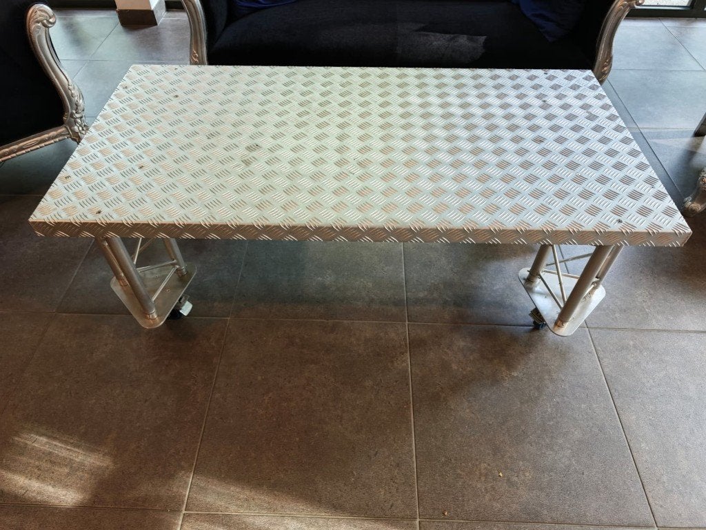 Industriële Salontafel / Roltafel – Aluminium Traanplaat, Ophalen, 50 – 75, Gebruikt, 50 tot 100 cm