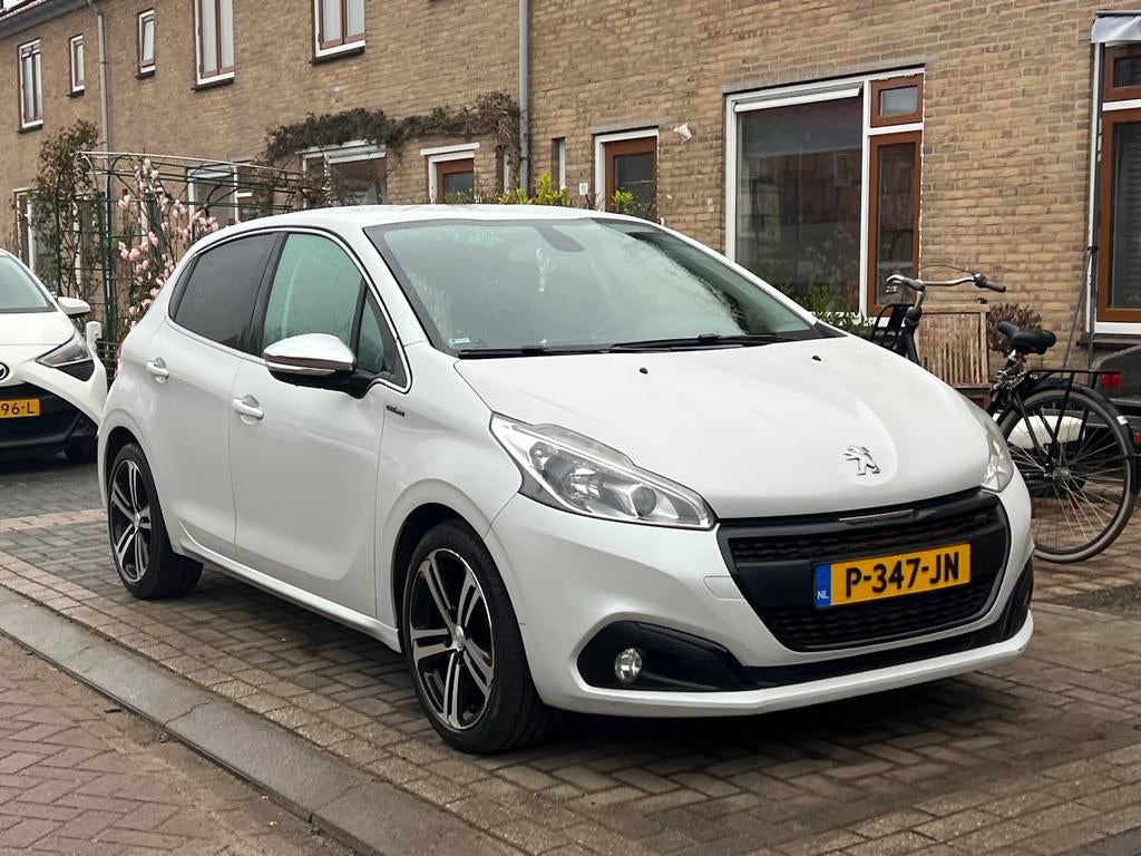 Peugeot 208 GT Line 1.2 Puretech 110pk 2018, Auto's, Peugeot, 1199 cc, 570 kg, Particulier, Geïmporteerd