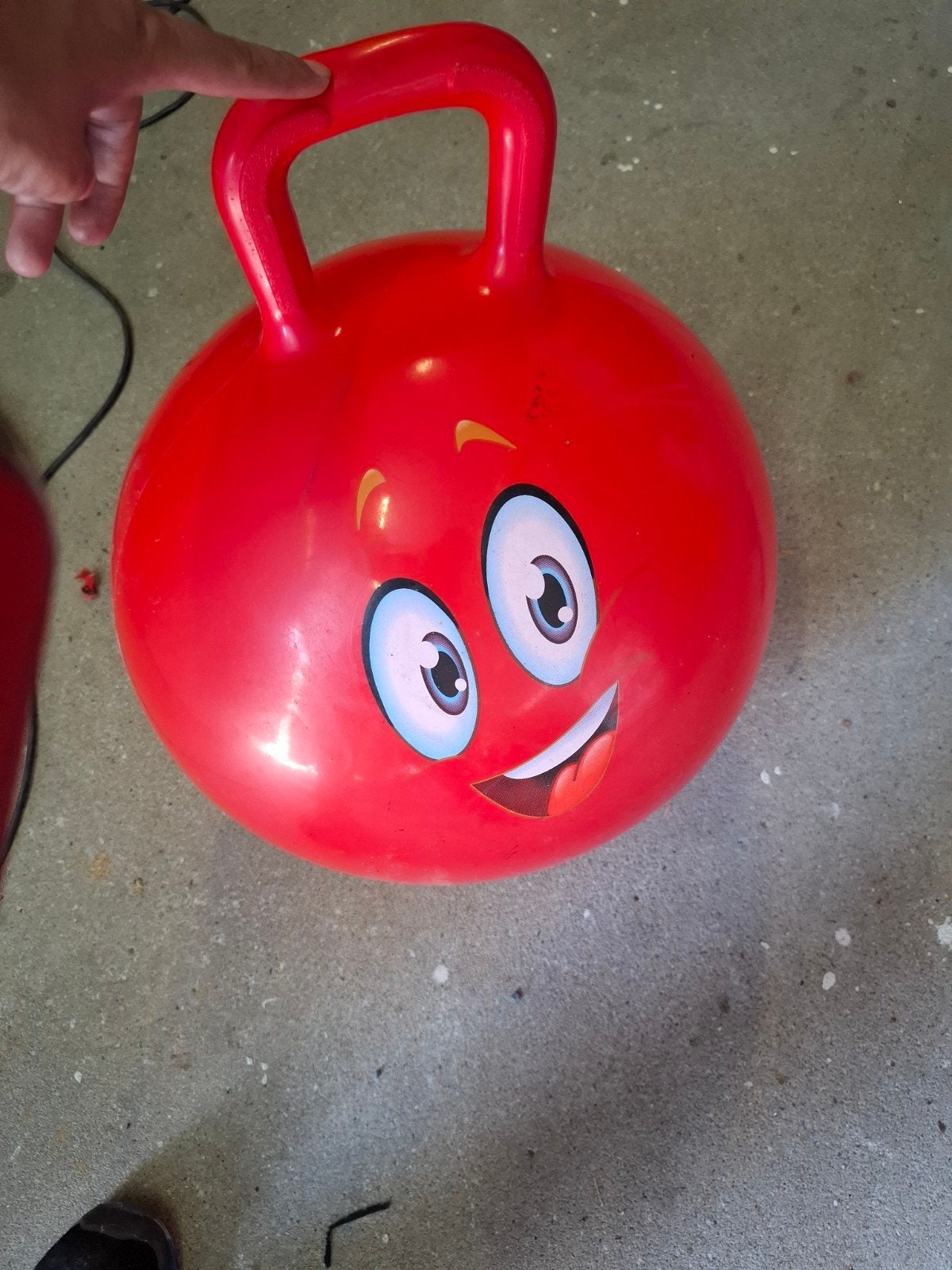 Rode skippybal met gezichtje, Ophalen, Zo goed als nieuw, Jongen of Meisje