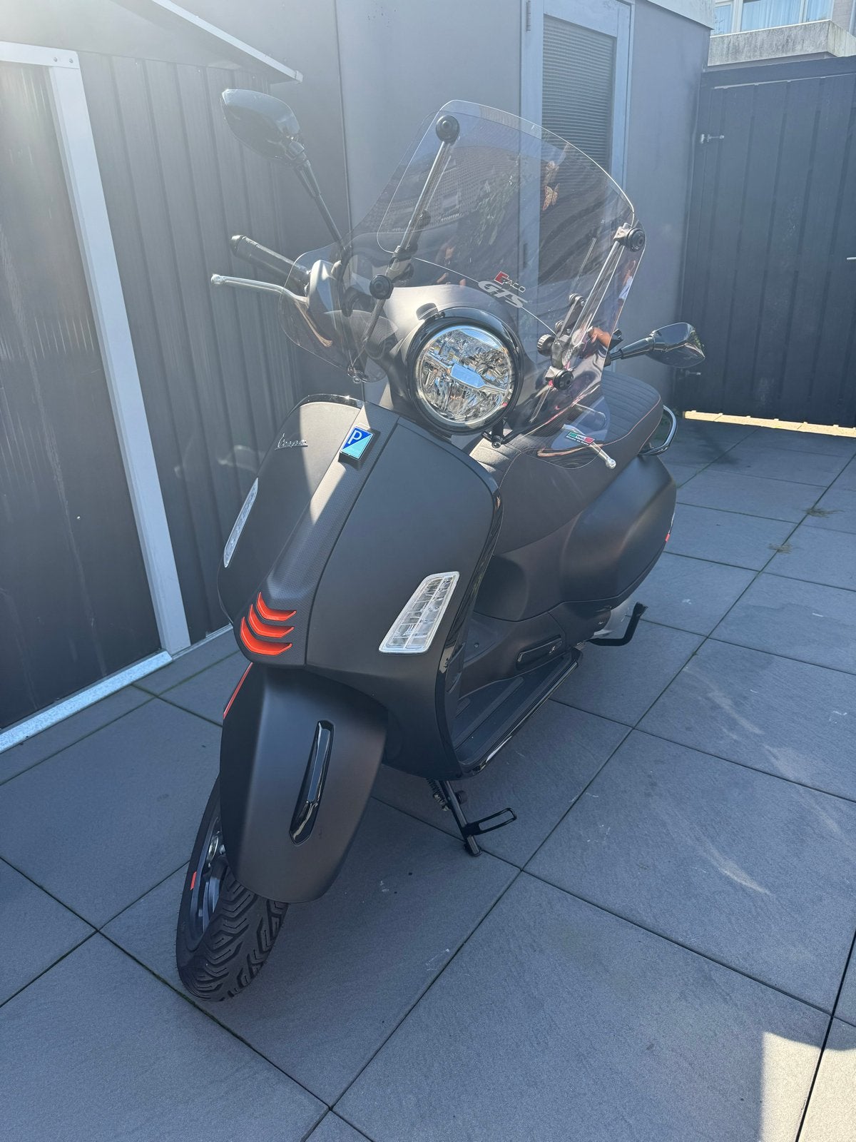Vespa 300 GTS HPE2 - ABSOLUTE NIEUWSTAAT!, Motoren, Particulier, Automaat, 1 cilinder, 12 t/m 35 kW