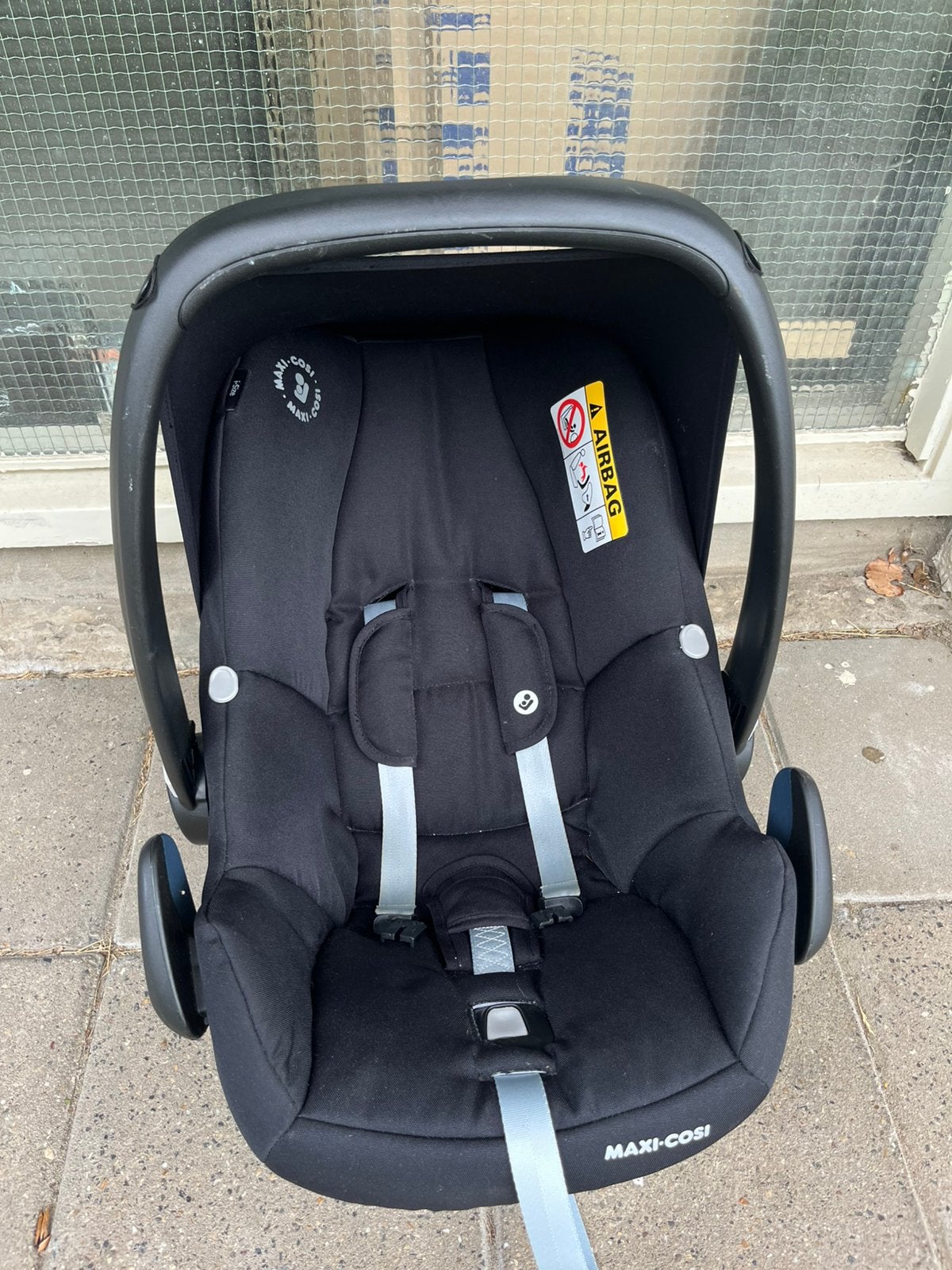 Maxi Cosi met verkleiner, Autogordel, Ophalen of Verzenden, Zo goed als nieuw, 0 t/m 13 kg