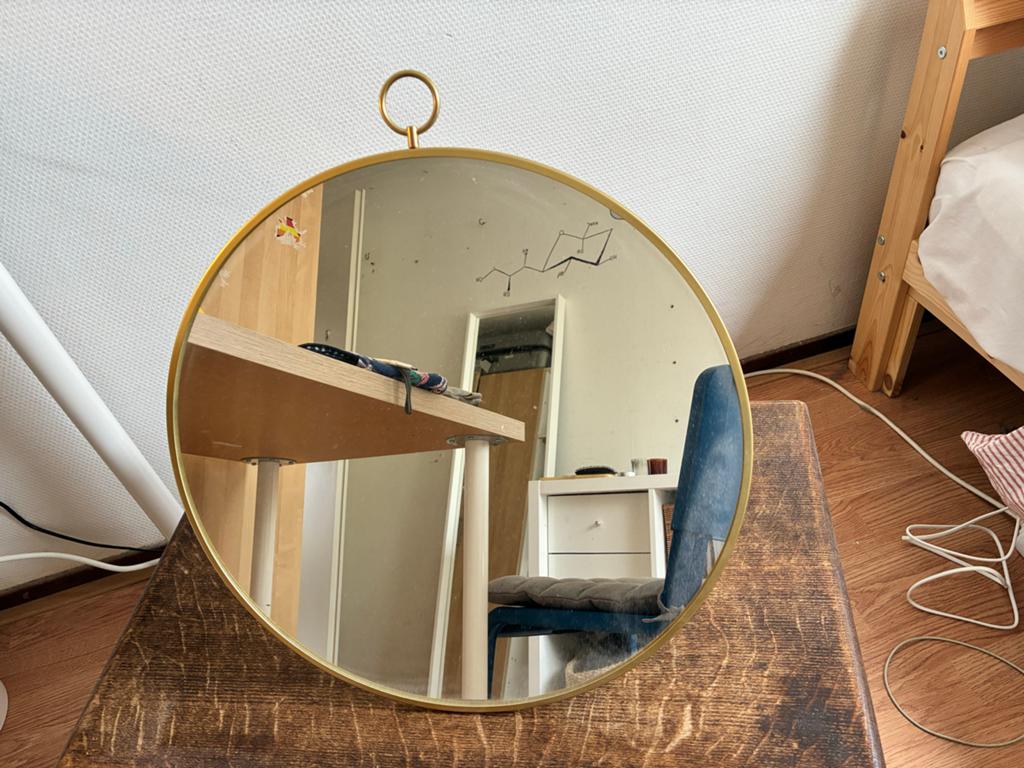 Golden ikea mirror, Huis en Inrichting, Woonaccessoires | Spiegels, Ophalen, Minder dan 50 cm, Zo goed als nieuw, Minder dan 100 cm