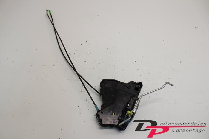 Deurslot Mechaniek 2Deurs links van een Toyota IQ, Gebruikt, -, -, Ophalen of Verzenden
