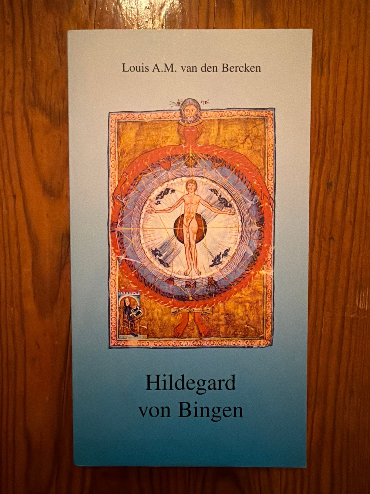 Hildegard von Bingen - Louis A.M. van den Bercken, Ophalen of Verzenden, Zo goed als nieuw, Spiritualiteit algemeen, Achtergrond en Informatie