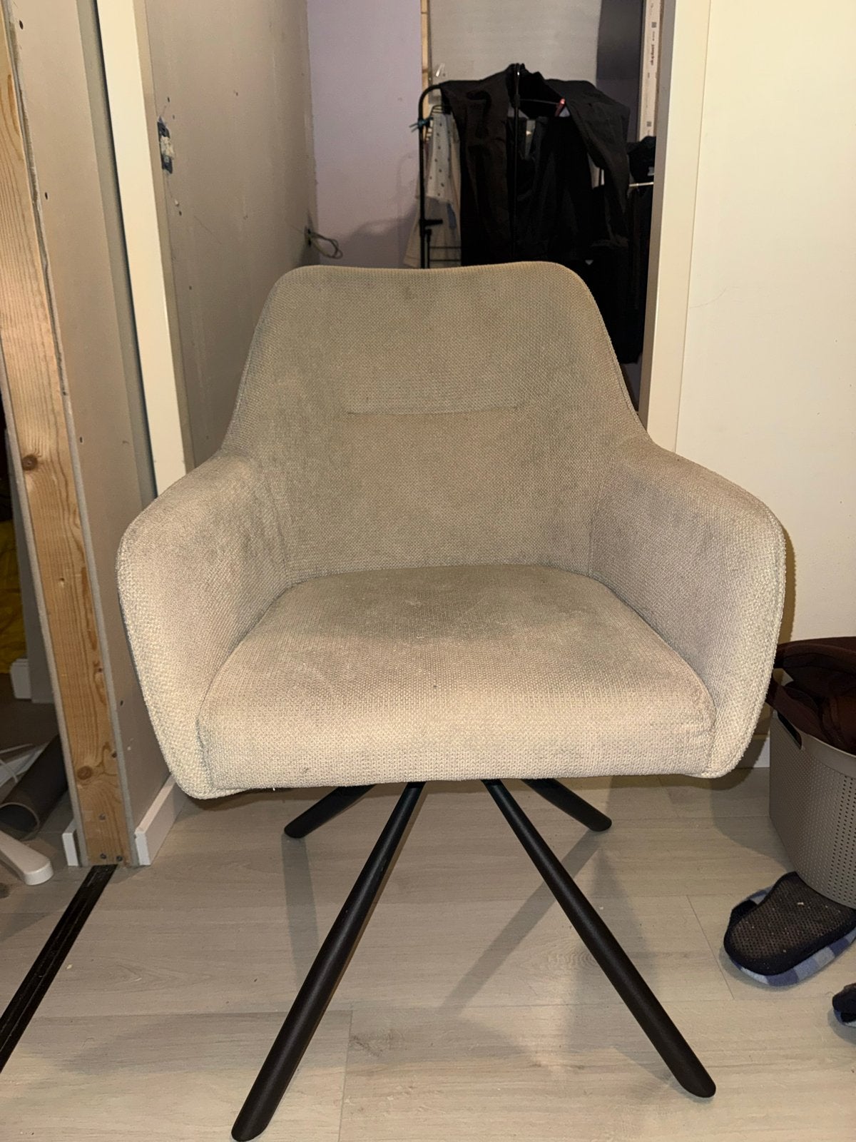 Set van 4 Leenbakker eetkamerstoelen Saar beige stof, Ophalen, Overige kleuren, Zo goed als nieuw, Vier